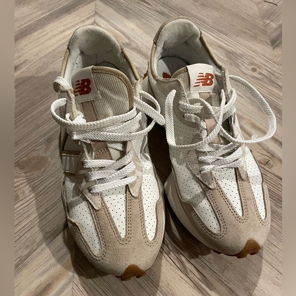New Balance 327 - Picture 2 of 11